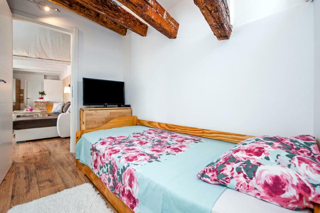 Casa Alek Appartement *
