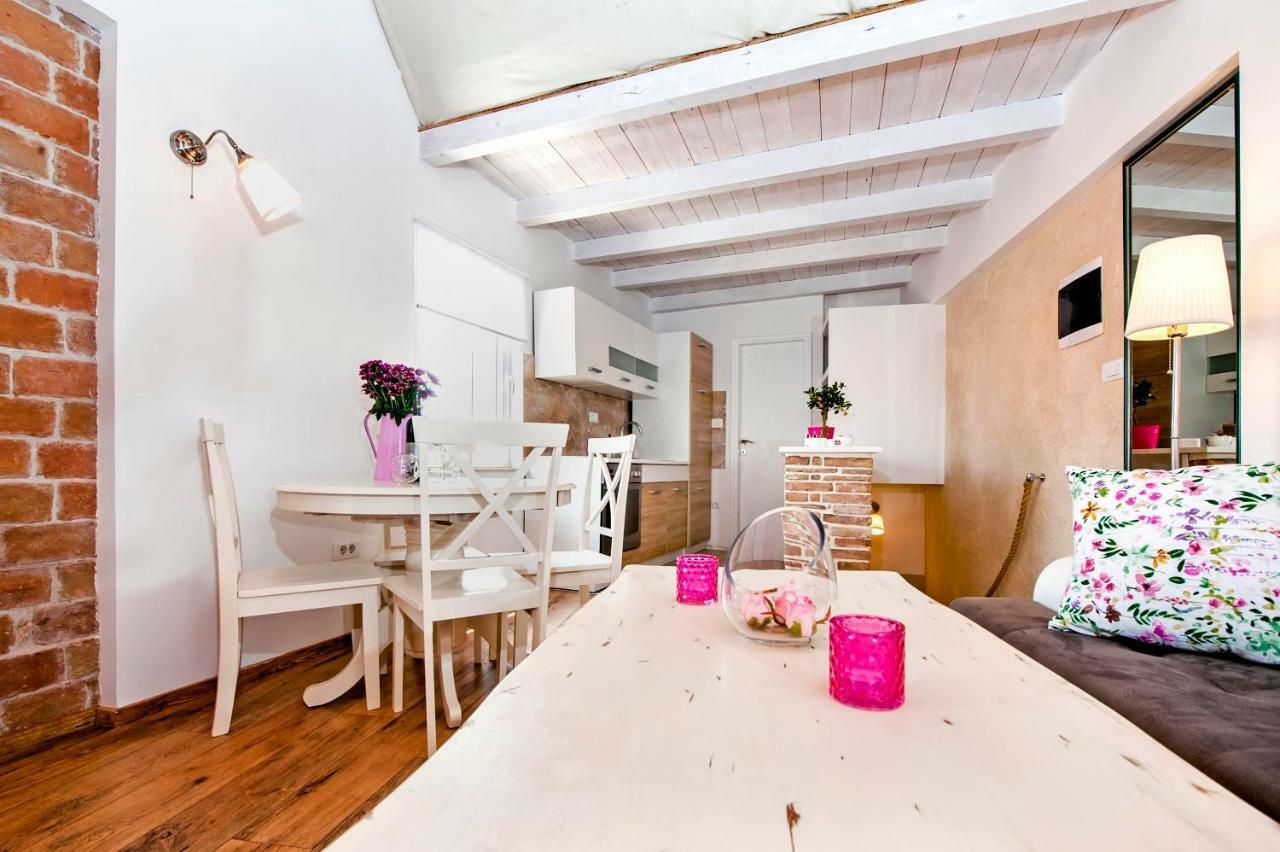 Casa Alek Apartment *