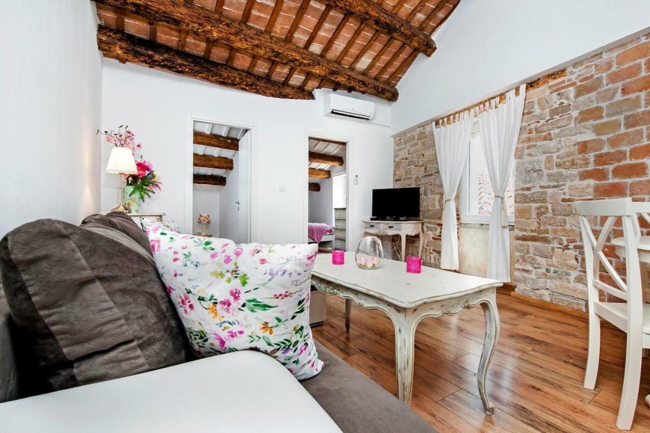 Casa Alek Apartment
